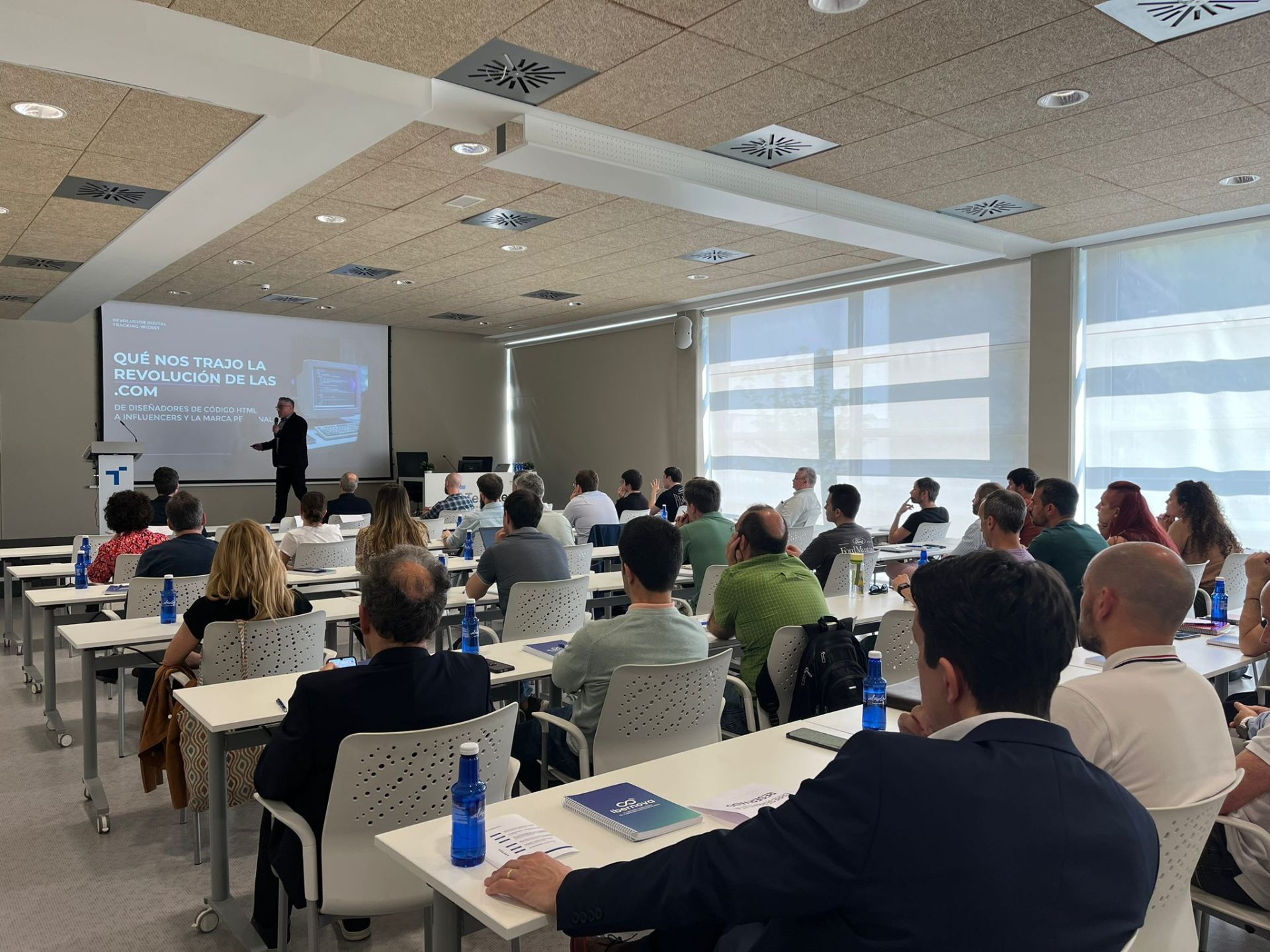 Ponencia 'Qué nos trajo la revolución de las .com'