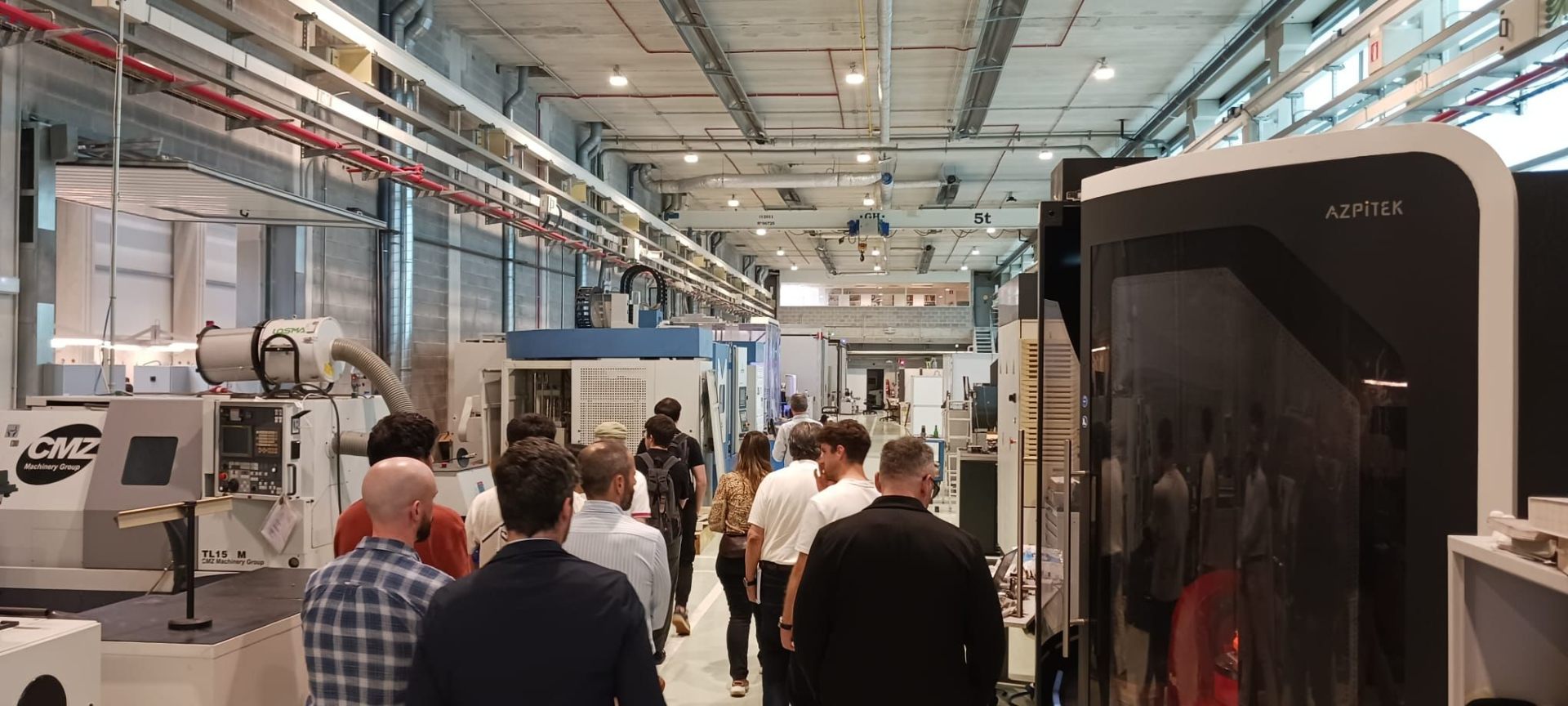 Visita industrial con grupo profesional