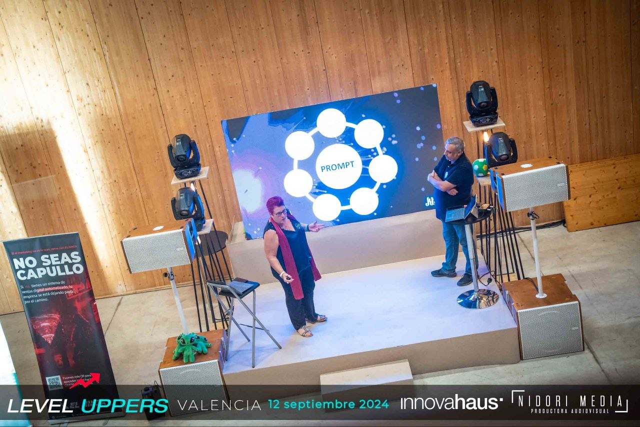 Ponencia sobre prompts de IA en Level Uppers Valencia