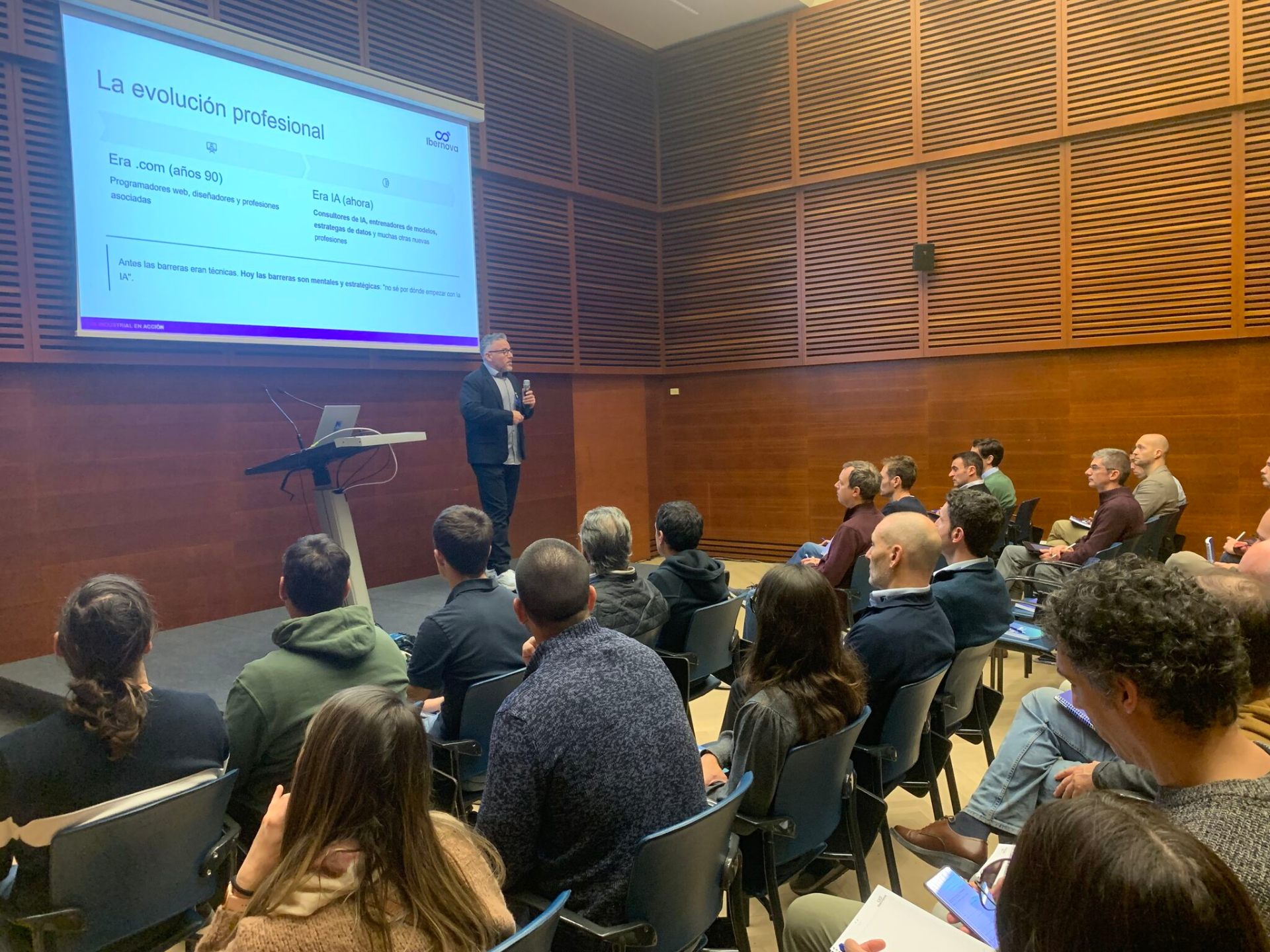 Ponencia La evolución profesional en la era IA